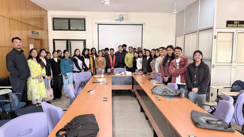 DLLT staff and Master's and PhD students attending Tim's talk.
